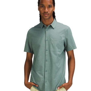 Lululemon Men's Commision TEAL Short Sleeve Button Shirt Size SMALL
